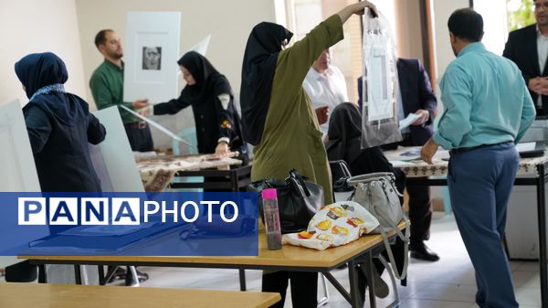 مرحله کشوری تحویل آثار چهل‌ و دومین جشنواره فرهنگی و هنری فردا در اصفهان 