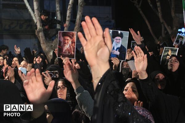 اجتماع مردم شور عاشورایی بهارستان در پی شهادت رهبر انقلاب