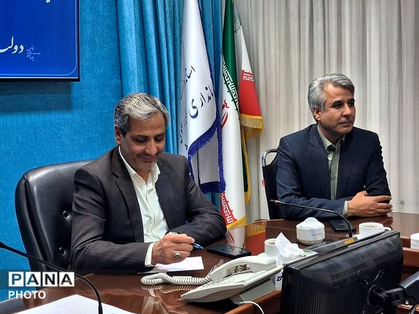 دیدار دختران تشکل های دانش آموزی و کار گروه دائمی دختران با فرماندار کاشمر 