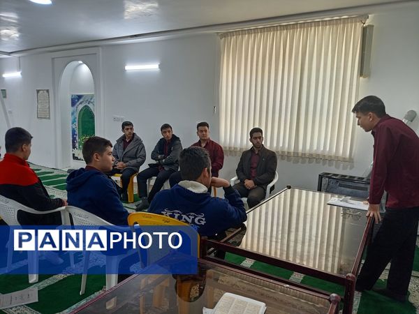 جلسه انجمن اسلامی مدرسه نمونه آیت الله خامنه ای