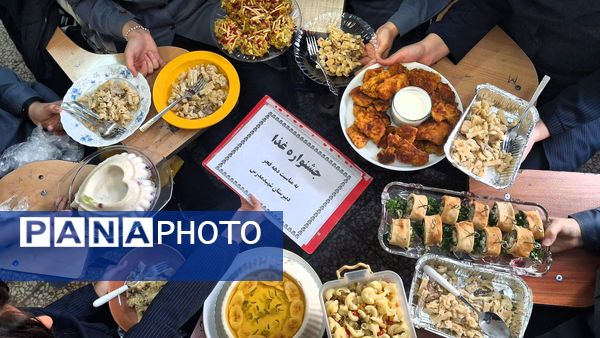 جشنواره غذا دهه فجر در مدرسه مدرس تبریز 