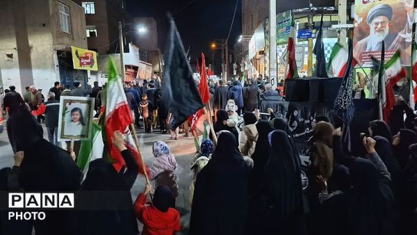 حضور گسترده مردم با غیرت فردیس در اجتماع شب چهارم