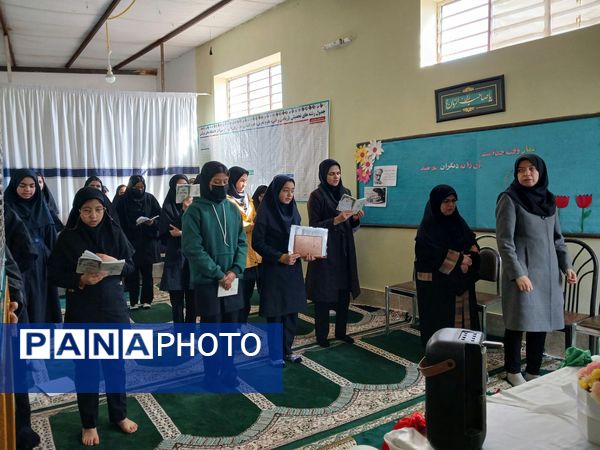 جشن ولادت منجی عالم در دبیرستان مرحوم میری بزنجرد خلیل آباد