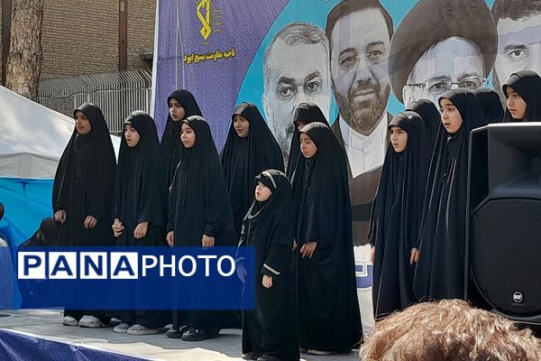 حضور میلیونی مردم تهران برای بدرقه شهید جمهور و یاران