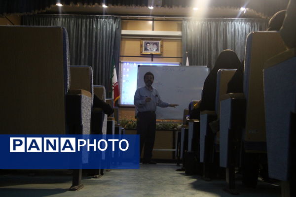 بازدید دانش آموزان مدرسه پیشتازان از مرکز انتقال خون استان یزد