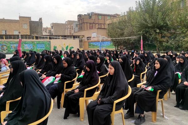 زنگ دانایی در دبیرستان شاهد صدیقه طاهره(س) اسلامشهر به‌صدا درآمد
