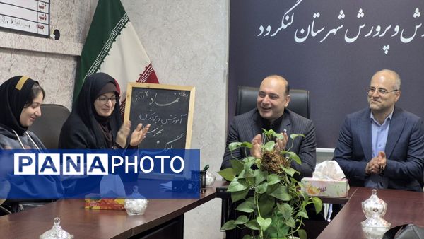 درخشش دختران کتاب‌نوش لنگرود در مسیر همایش کشوری