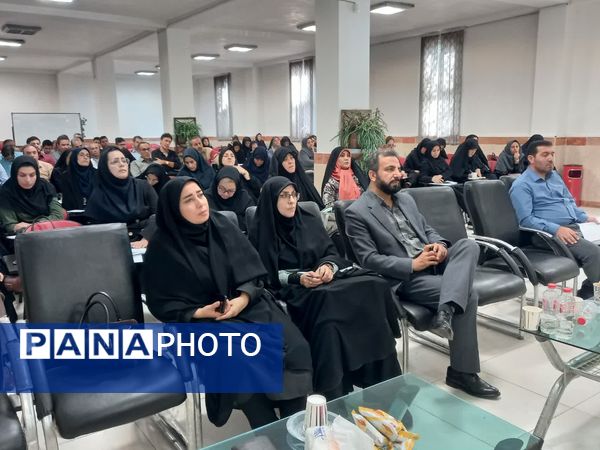 کارگاه آموزشی توانمندسازی مدیران و معاونان اجرایی مدارس متوسطه اسلامشهر