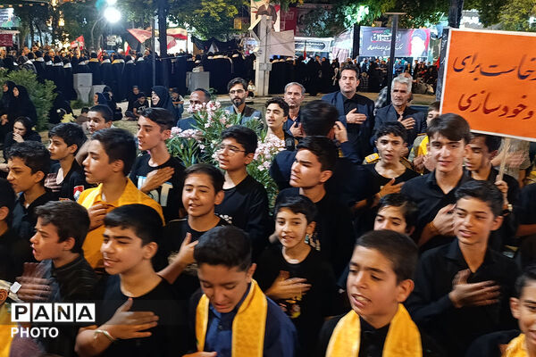 اجرای سرود «رهبر شهیدم» با مشارکت چهار تشکل دانش‌آموزی در بجنورد

