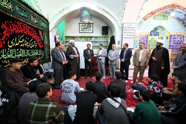 در شرایط فعلی همه مساجد فضاهای خود را در اختیار مدارس قرار دهند