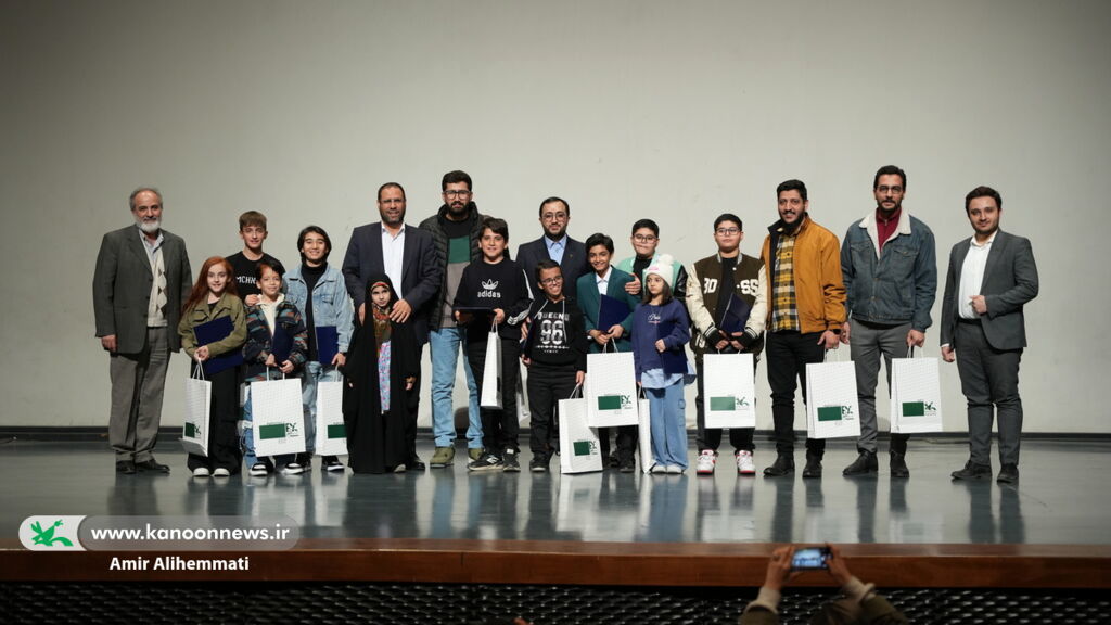 تجلیل وزیر آموزش و پرورش از عوامل «باغ کیانوش» 