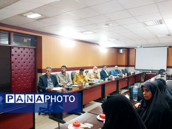 جلسه اعضای شورا و مدیران کانون‌های بسیج فرهنگیان قطب شهیدمدرس