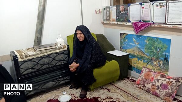 دیدار بانوان بسیجی پایگاه‌های رزق آباد و فرگ با خانواده شهید مرادپور