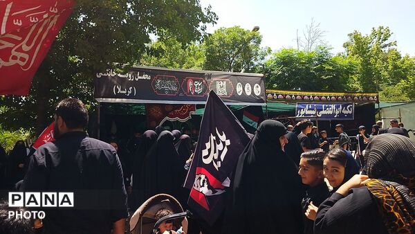 گذری بر موکب محفل روضه خانگی ( کربلا )  در پیاده روی جاماندگان اربعین حسینی نیشابور‌ 