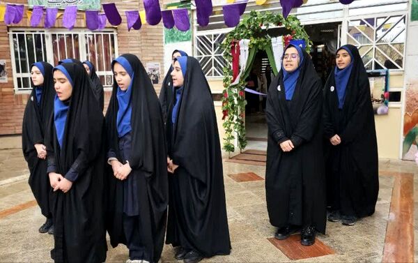 آخرین ایستگاه مدرسه انقلاب در مدرسه شاهد غدیر یک
