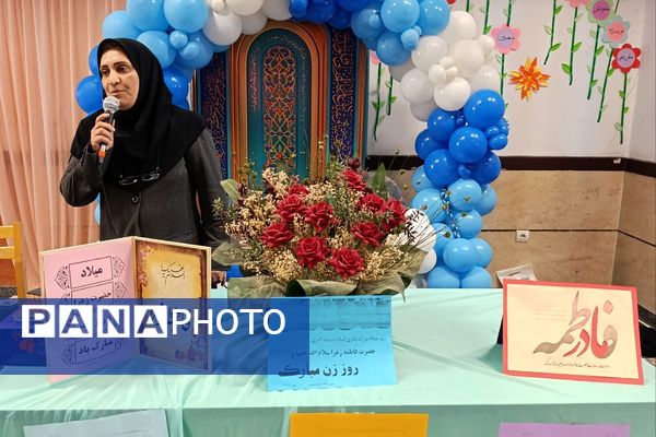 حضور دانش‌آموزان مدارس ناحیه دو شهرری در جشن ولادت حضرت فاطمه (س)