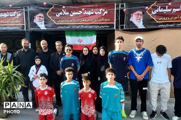 قاب های دانش آموزی ماندگار از فراق رهبر شهید