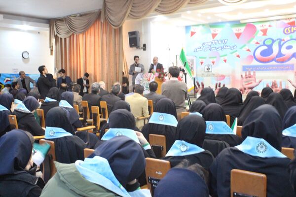 جشن ایرانمون در دبیرستان نمونه دولتی مهشید مصلی‌نژاد