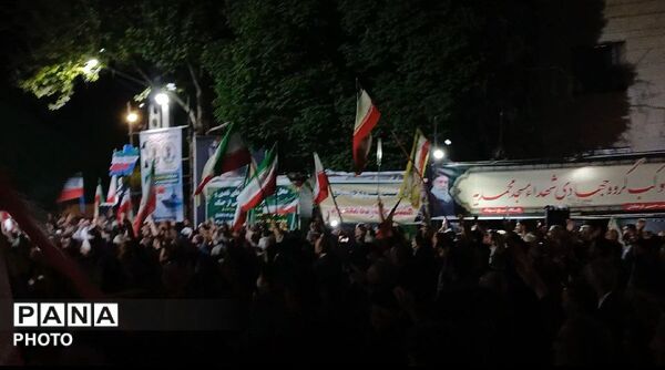 مردم نهاوند با حضور پرشور، یاد امام خمینی(ره) را زنده نگه داشتند