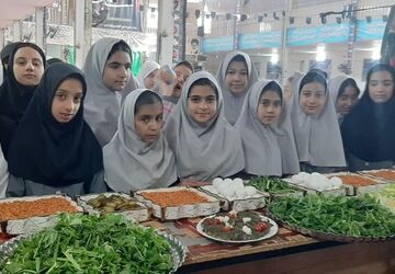 بزرگداشت روز جهانی غذا در دبستان دخترانه صدیقه کبری شهرستان زارچ 