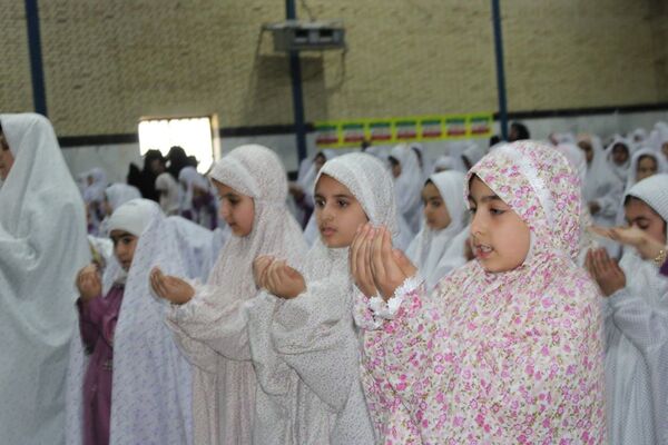 جشن تکلیف دانش‌آموزن دختر در گچساران