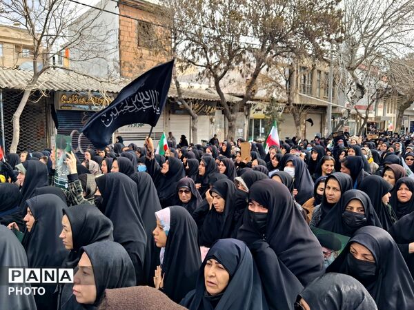 امروز شیروان در سوگ ۳شهید جنگ تحمیلی نشست