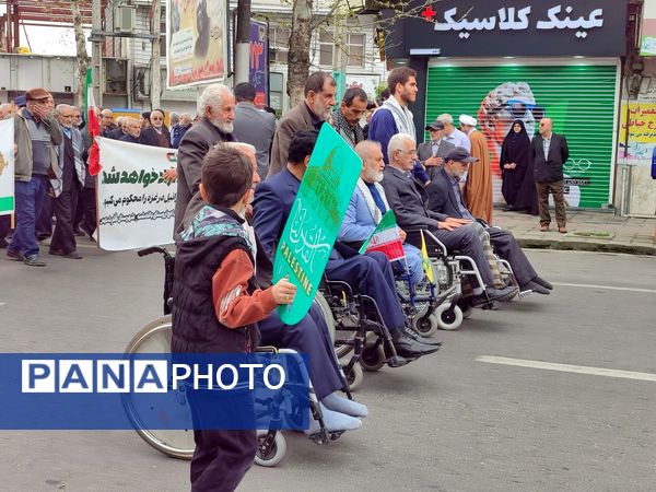 شور آخرین نماز جمعه ماه رمضان در قائمشهر