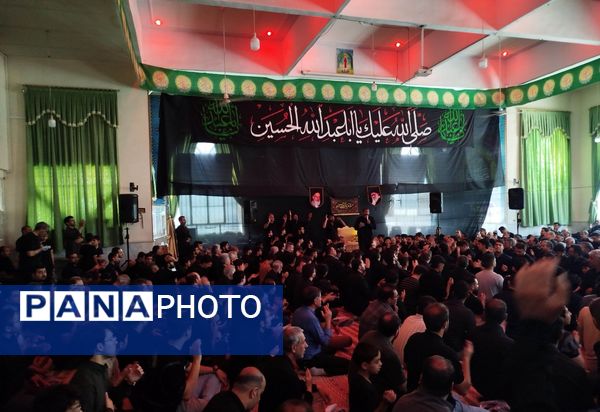 مراسم ظهر تاسوعا حسینی در مسجد شهدای گمنام 