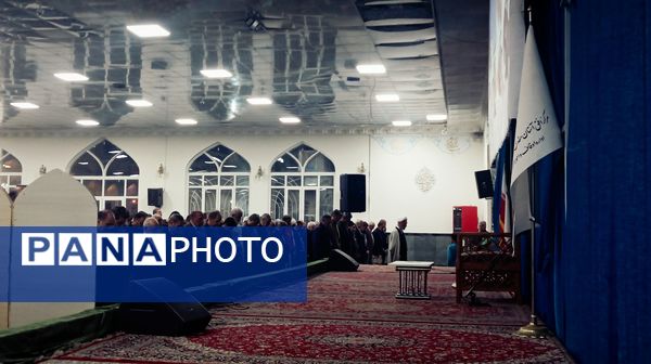 حضور پر شور مردم در نماز جماعت