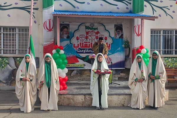  همایش «یاوران انقلاب» با محوریت نقش آفرینی دانش آموزان در گام دوم انقلاب
