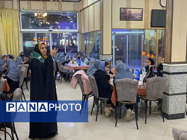 ضیافت افطاری و تقدیر از دانش آموز پیشتازان فعال