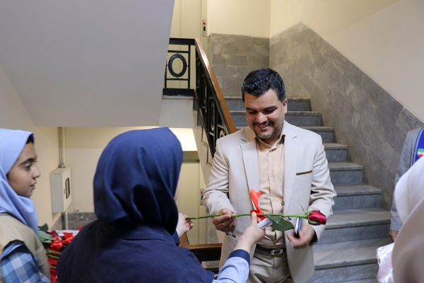  تقدیر خبرنگاران پانا از حوزه اداری اداره کل آموزش و پرورش به مناسبت روز معلم