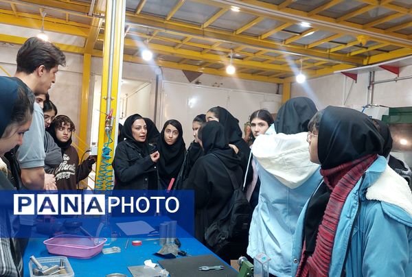 بازدید هنرجویان هنرستان الزهرا از پارک علم و فناوری شیراز