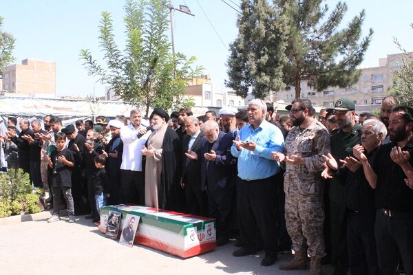 تشییعی که بهارستان را یکپارچه عزادار و مفتخر کرد