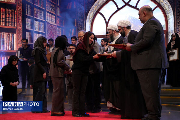 آیین تجلیل از افتخارآفرینان علمی ایران