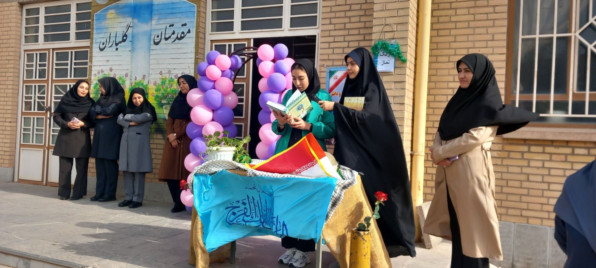 گرامیداشت هفته دفاع مقدس همزمان با آغاز سال تحصیلی در دبیرستان کوثر جلگه رخ