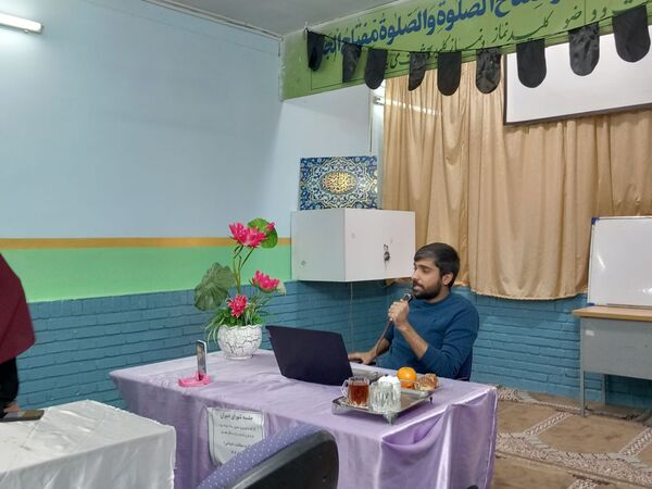 جلسه شورای دبیران در دبیرستان دخترانه فضه 