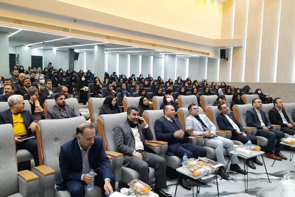 نشست فصلی مدیر منطقه با مدیران مدارس؛ تأکید بر هماهنگی و ارتقای کیفیت آموزشی