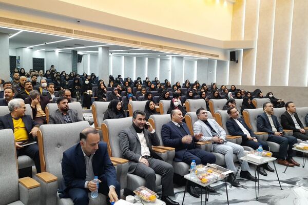 نشست فصلی مدیر منطقه با مدیران مدارس؛ تأکید بر هماهنگی و ارتقای کیفیت آموزشی