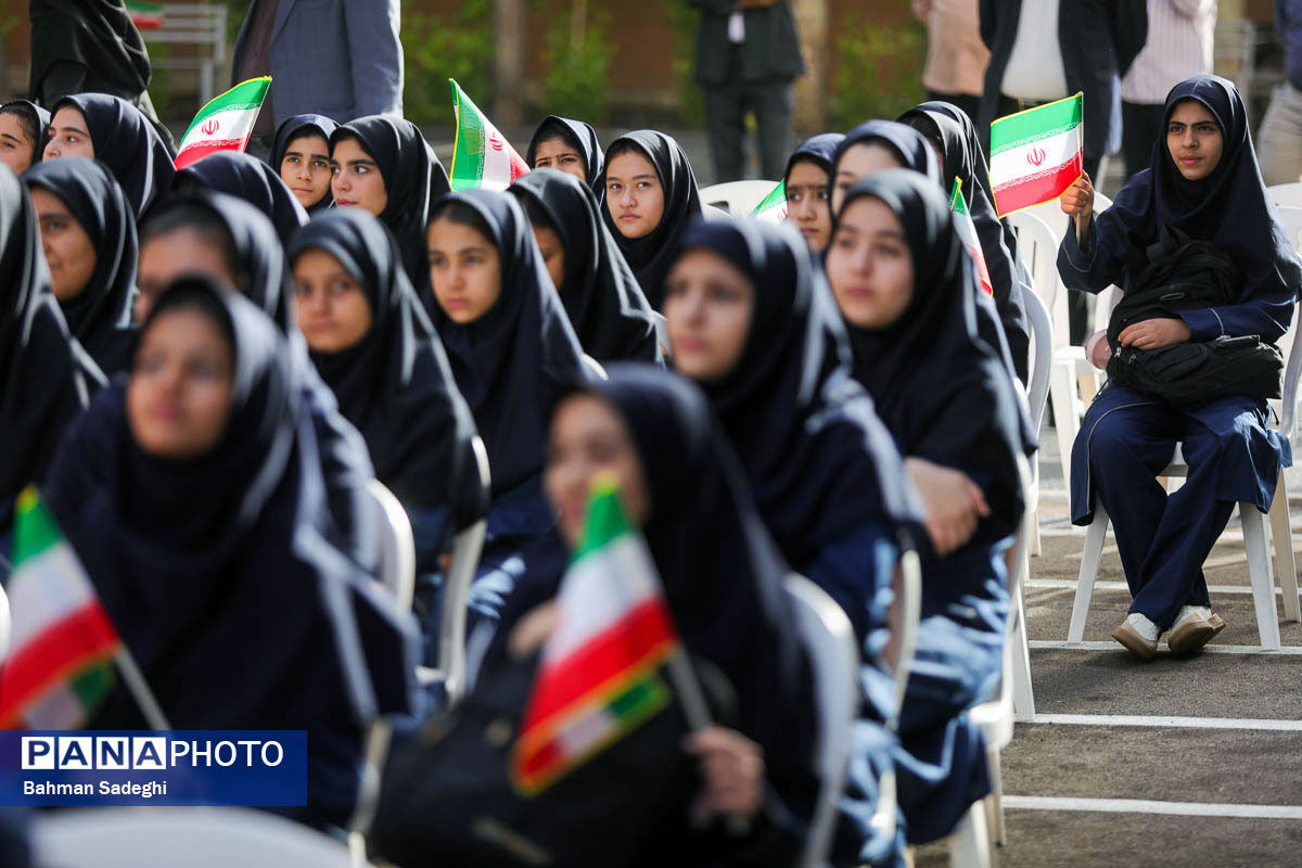 راه‌اندازی سامانه‌ هوشمند «نور چشم» برای پاسخ‌گویی به احکام شرعی دانش‌آموزان/ چرخش فعالیت‌های قرآنی مدارس به‌سوی ذائقه‌ نسل جدید