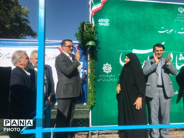 آغاز سال تحصیلی با حضور سخنگوی آموزش و پرورش در مدرسه شهید حسین گلزاری