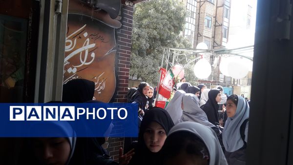 آیین بازگشایی مدارس و نواختن زنگ مهر ایثار وشهادت در دبیرستان میرزا جعفر سروقد