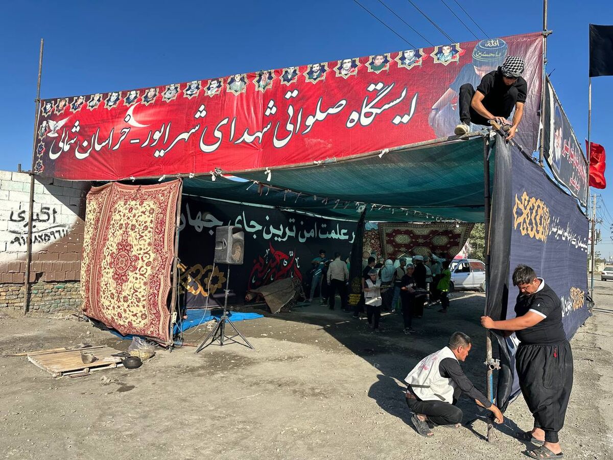 خدمت‌رسانی موکب شهدای ایور در مسیر زائران رضوی