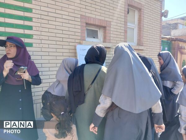 انتخابات انجمن اولیا و مربیان در مدرسه دیهیم