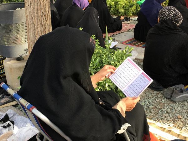 برپایی مراسم دعای عرفه در گلستان شهدای اصفهان