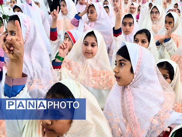 آیین سپیدپوشان؛ جشن تکلیف دختران عنبرآباد