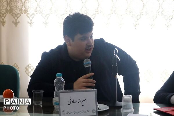 نخستین جلسه هماهنگی نمایندگان دوره دوازدهم و سیزدهم مجلس دانش‌آموزی و اعضای شورای دانش‌آموزی استان آذربایجان شرقی 