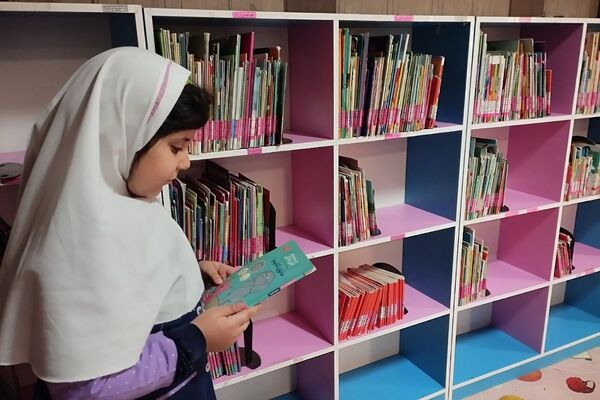  پیوند دانش‌آموزان دبستان سرای دانش با فرهنگ کتاب و کتابخوانی