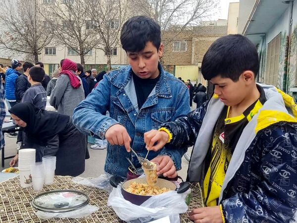 برپایی بازارچه دانش‌آموزی به‌مناسبت عید مبعث 