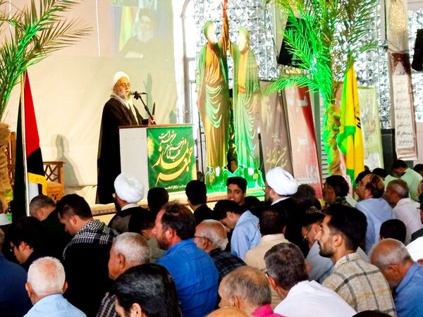 نماز جمعه ای با رنگ خون شهید در کاشمر